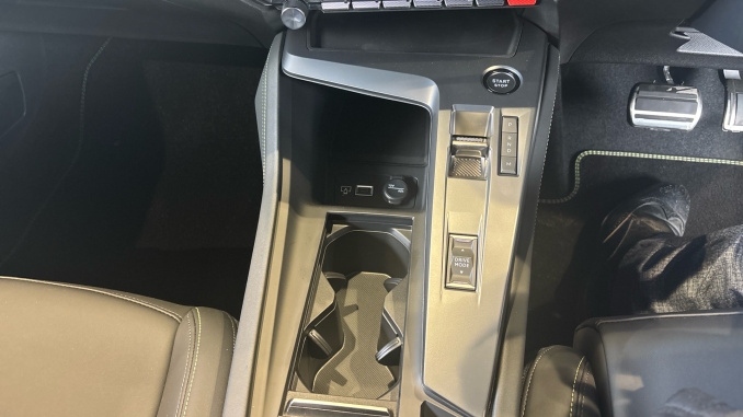 Peugeot 308 1.2 Hybrid 145 GT Premium 5dr e-DSC6 Petrol Hatchback - Image 15